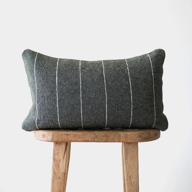 Wren in Moss - Lumbar 12x20" | 12x26" | 12x40"